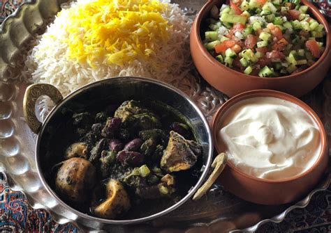  Ghormeh Sabzi: Một Món Ăn Bổ dưỡng và Lạ Miệng từ Lorestan, Iran!