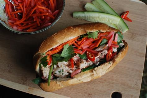  Lobster Roll - Bánh Mì Hải Tặc Cấm Vực Đã Ngon Hay Chưa?