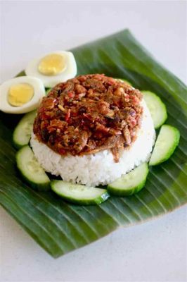  Nasi Lemak: Một Món Ăn Thơm Béo Chứa Bao Lớp Hương Vị Trái Ngược, Đầy Khêu Gợi!