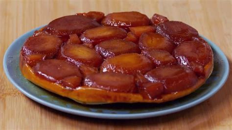  Tarte Tatin: Sự kết hợp hoàn hảo giữa caramel mặn và trái cây ngọt ngào nướng chín tới